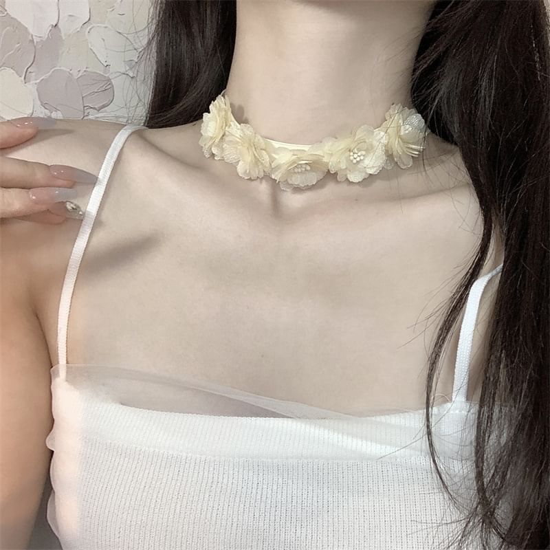 Rose Choker