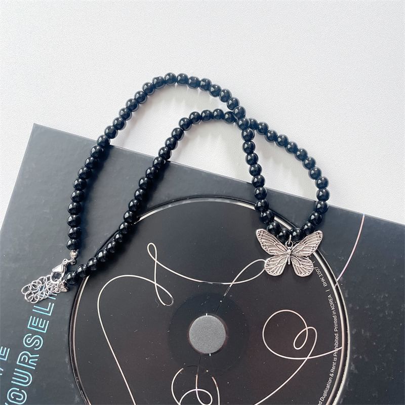 Metallic Pendant Beaded Necklace