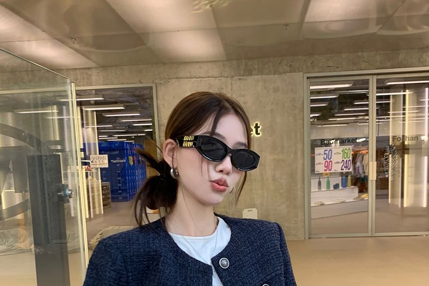 Round Neck Button-Up Tweed Crop Jacket / Plain Tank Top / Mid Rise Washed Wide Leg Jeans