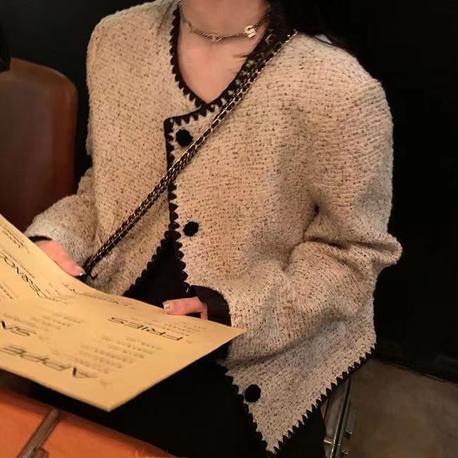 Round Neck Contrast Trim Button Jacket