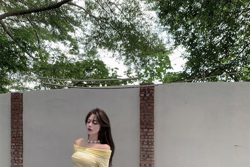 Fit Long-Sleeve Slim A-Line Crop + Plain Set: Maxi Skirt Off-Shoulder Tee High Waist