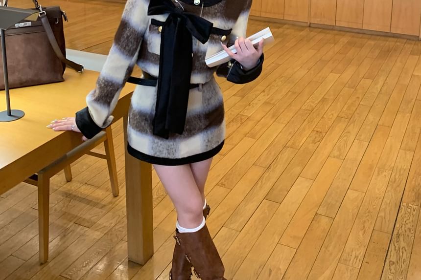 Trim / Bow Crop Contrast Accent Crew Skirt Jacket Rise Button-Up High Plaid Pencil Mini Neck