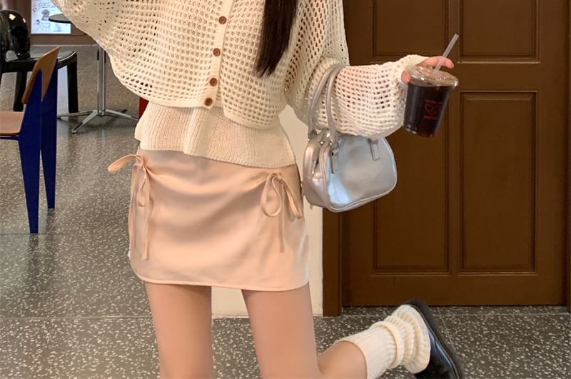 Set: V-Cut Simple Tank Top + Open Knit Cropped Cardigan