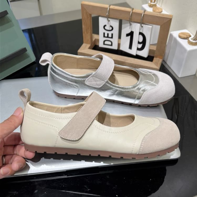 Mary Round Strap Leather Shoes Faux Adhesive Toe Jane
