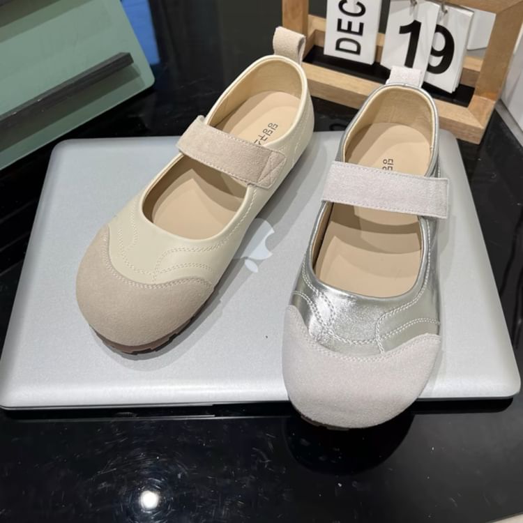 Mary Round Strap Leather Shoes Faux Adhesive Toe Jane