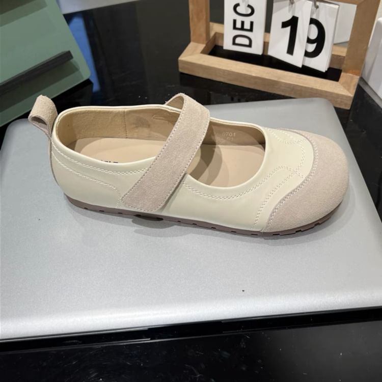 Mary Round Strap Leather Shoes Faux Adhesive Toe Jane