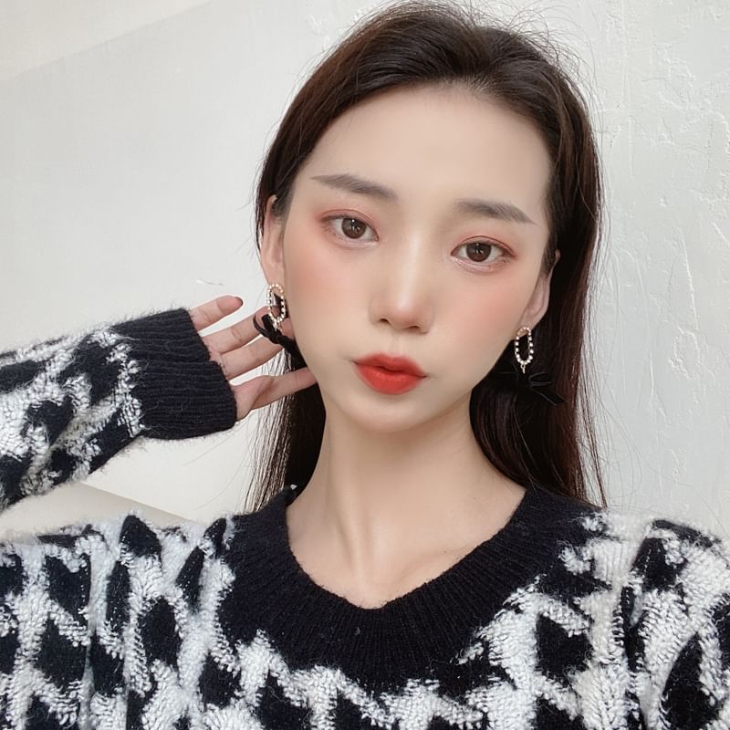 Earring / On Clip Ribbon Dangle