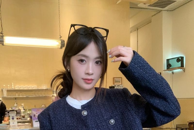 Tweed Button-Up Jacket / Low Rise Washed Wide Leg Jeans