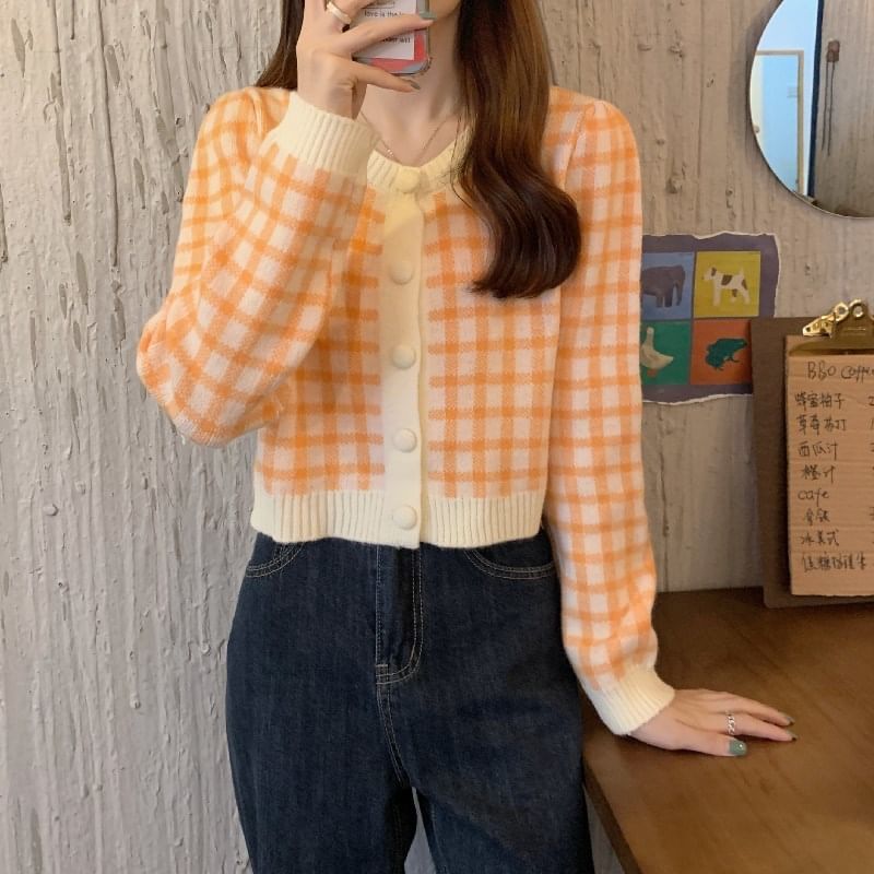 Checkered Round Neck Button Knitwear