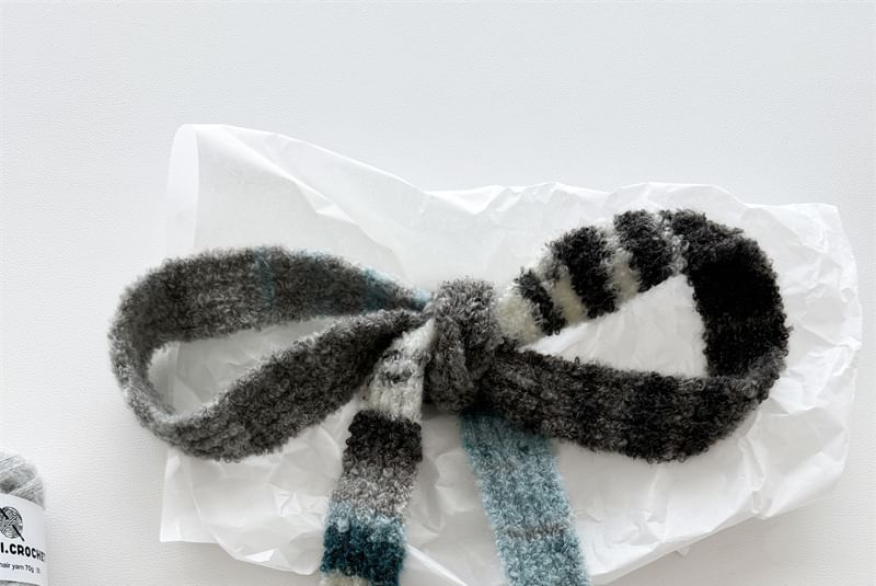 Gradient Knit Skinny Scarf