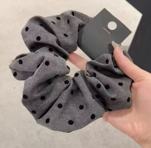 Bow Dotted Scrunchie / Print