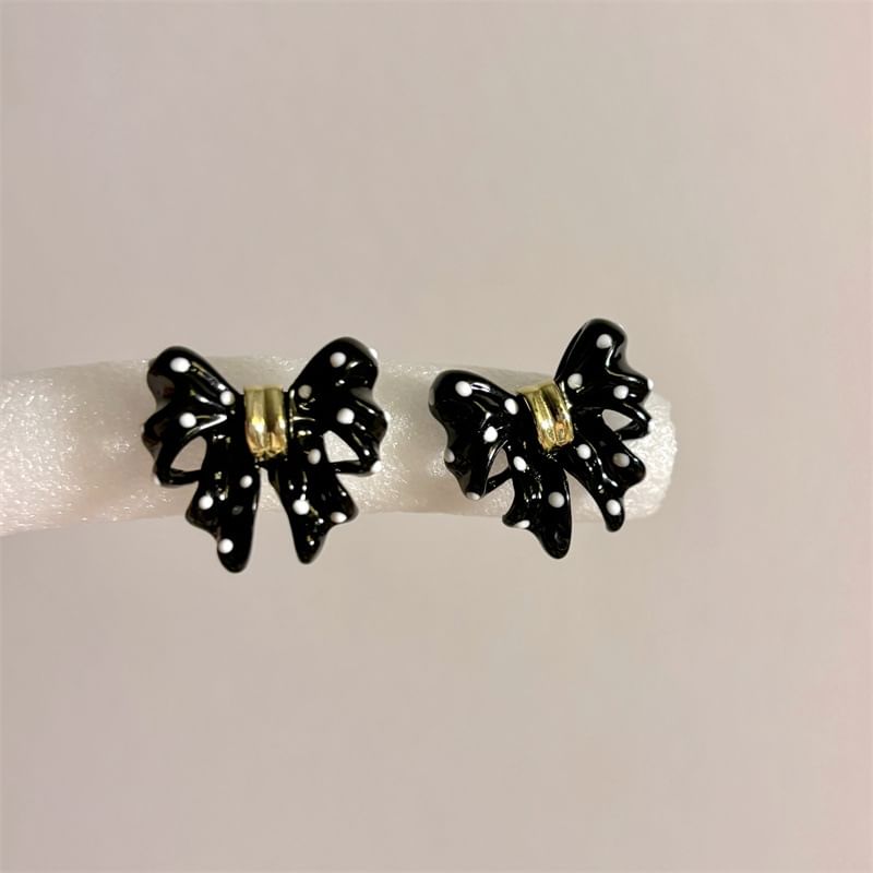 Bow Stud Earring