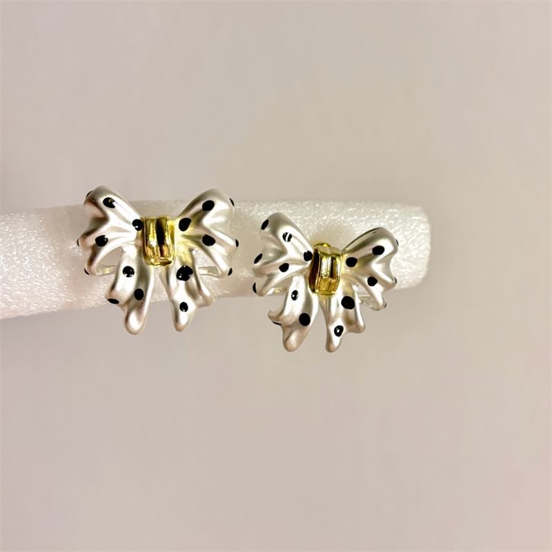 Bow Stud Earring