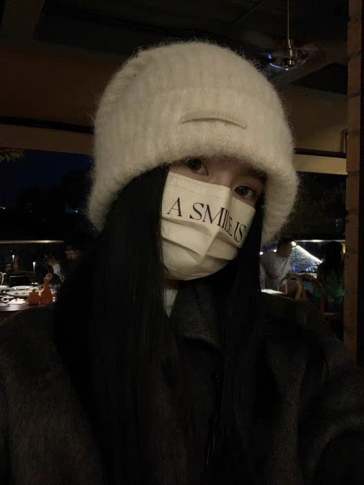 Plain Knit Applique / Ribbed Beanie