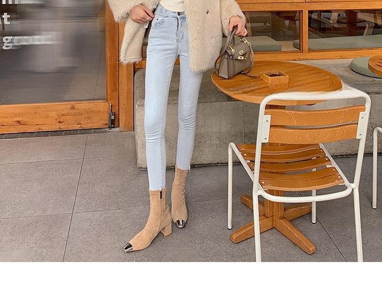 Plain Short Detail Metal Block Heel Boots