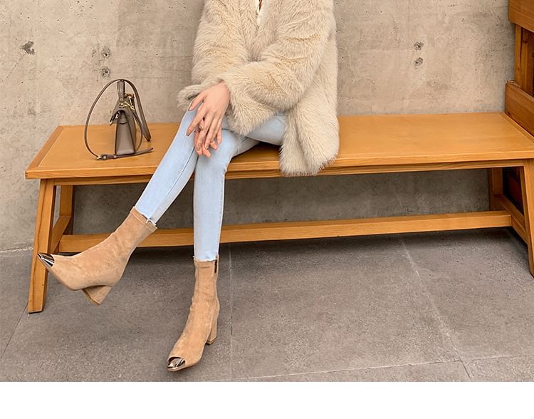 Plain Short Detail Metal Block Heel Boots