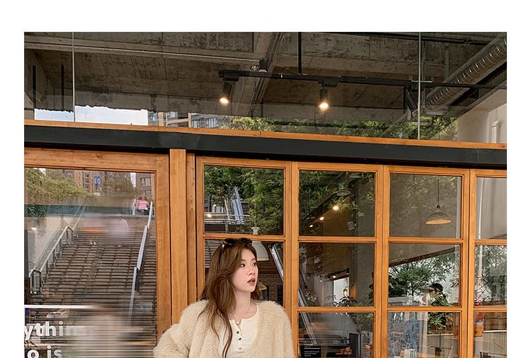 Plain Short Detail Metal Block Heel Boots