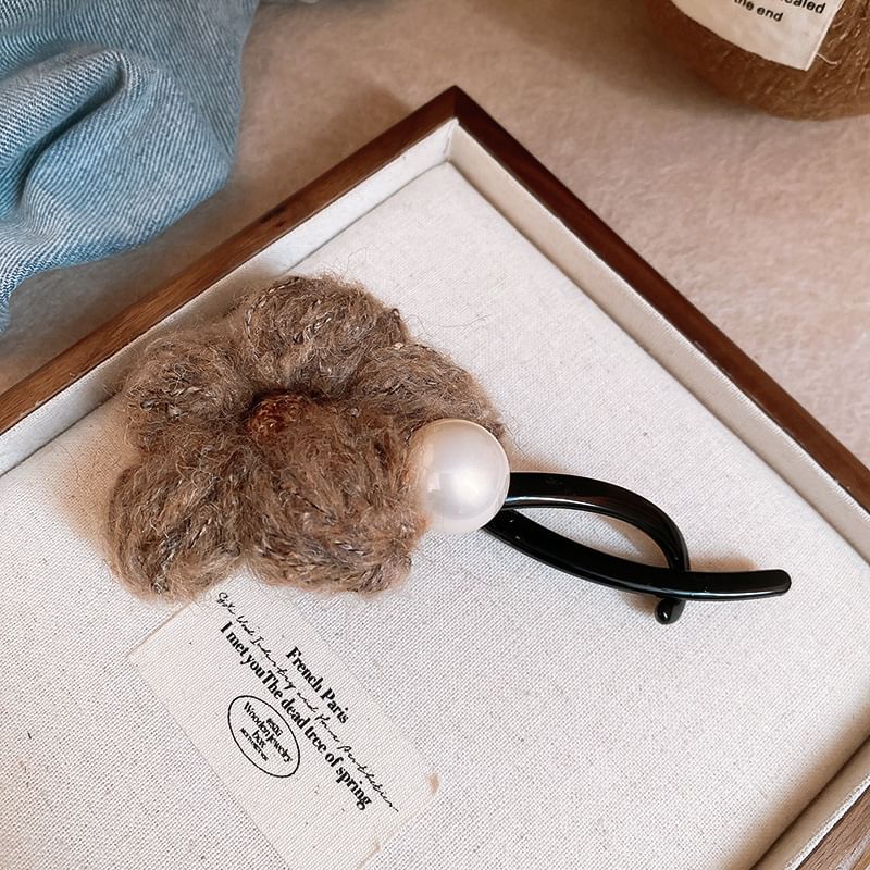 Clip Faux Pearl Hair Flower