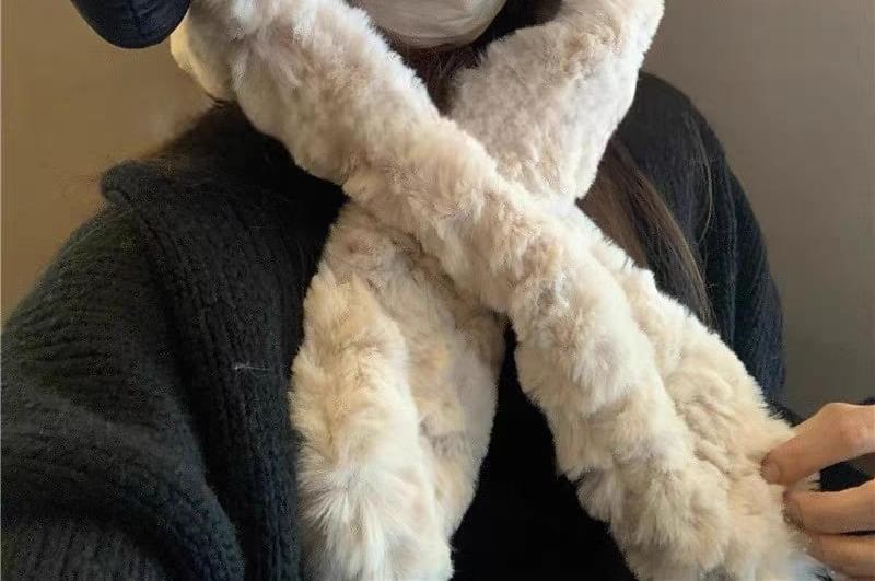 Scarf Ribbed Bear Hooded Beanie / Fluffy Ear