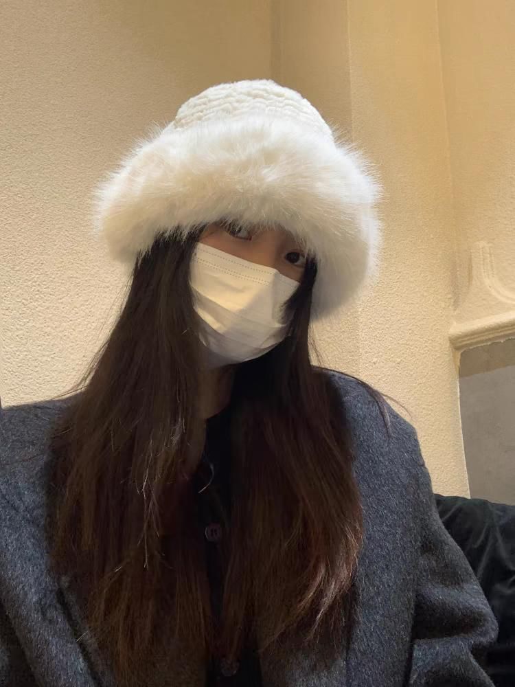 / Panel Plain Bucket Fluffy Hat