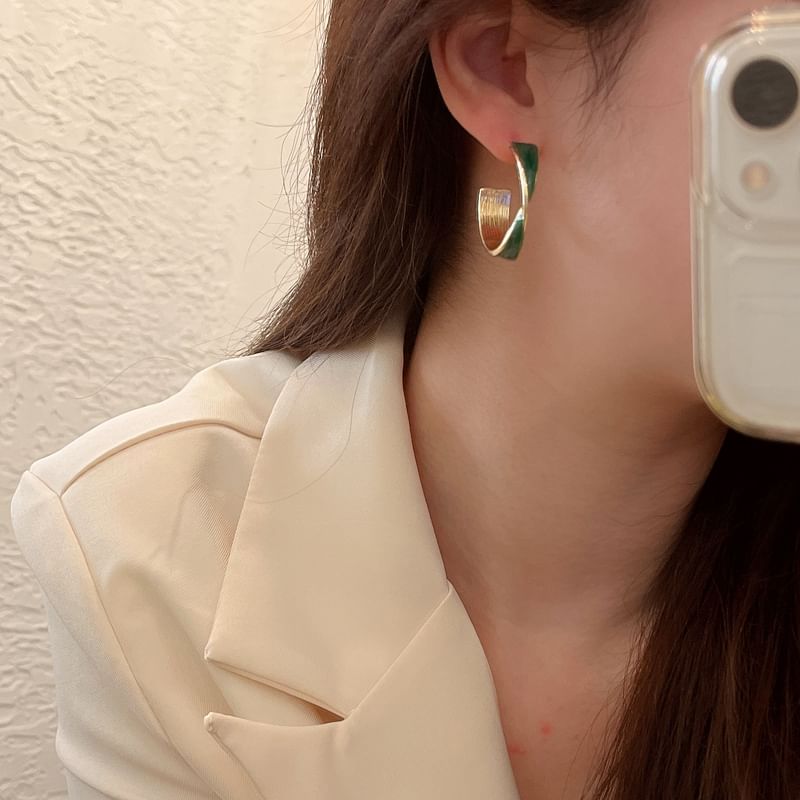 Open Alloy Galaxy Twisted Hoop Earring