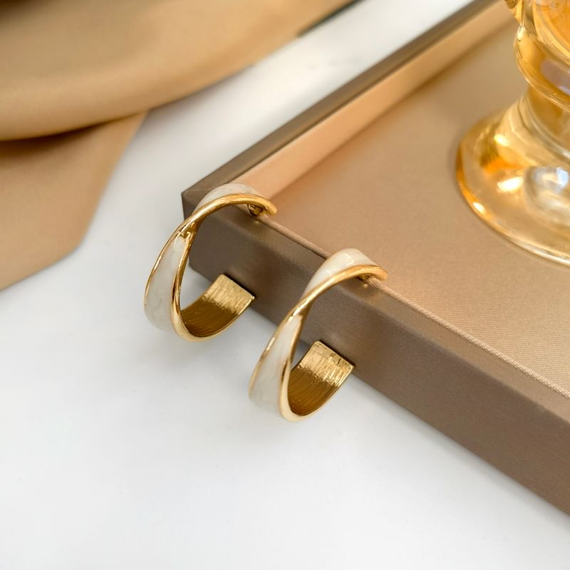 Open Alloy Galaxy Twisted Hoop Earring