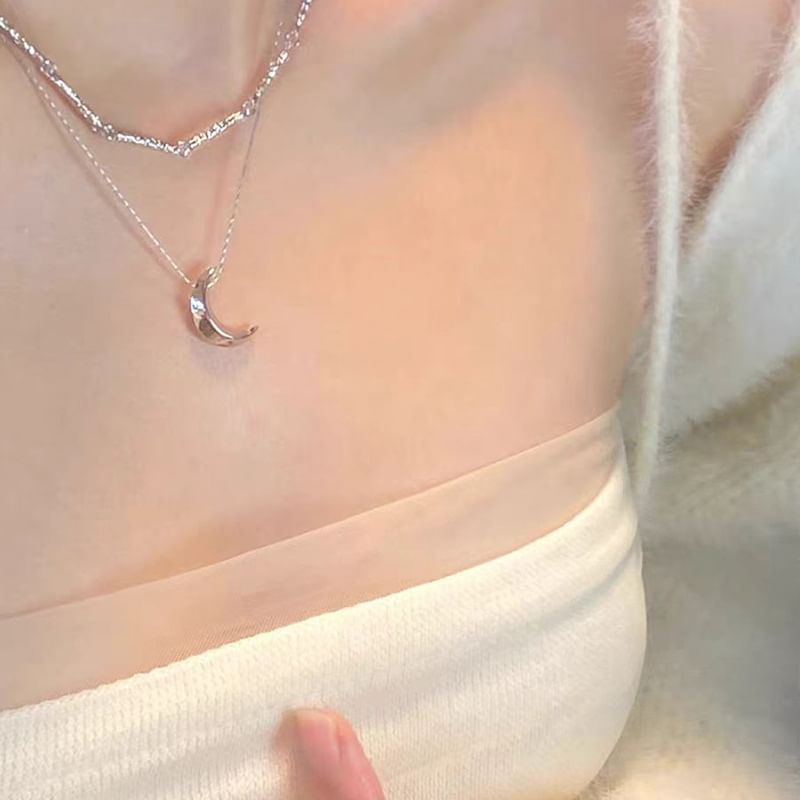 Moon Pendant Heart / Necklace