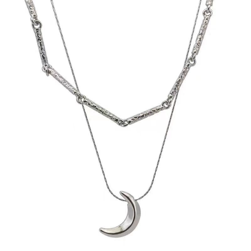 Moon Pendant Heart / Necklace