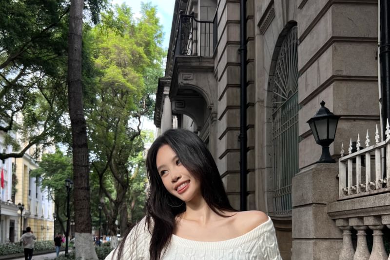 Neck Knit Sweater Scoop Cable Plain