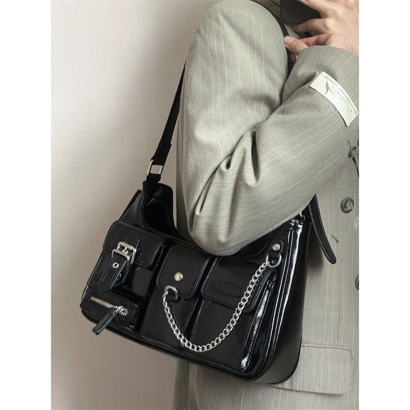 Shoulder Bag Faux Fur Chained