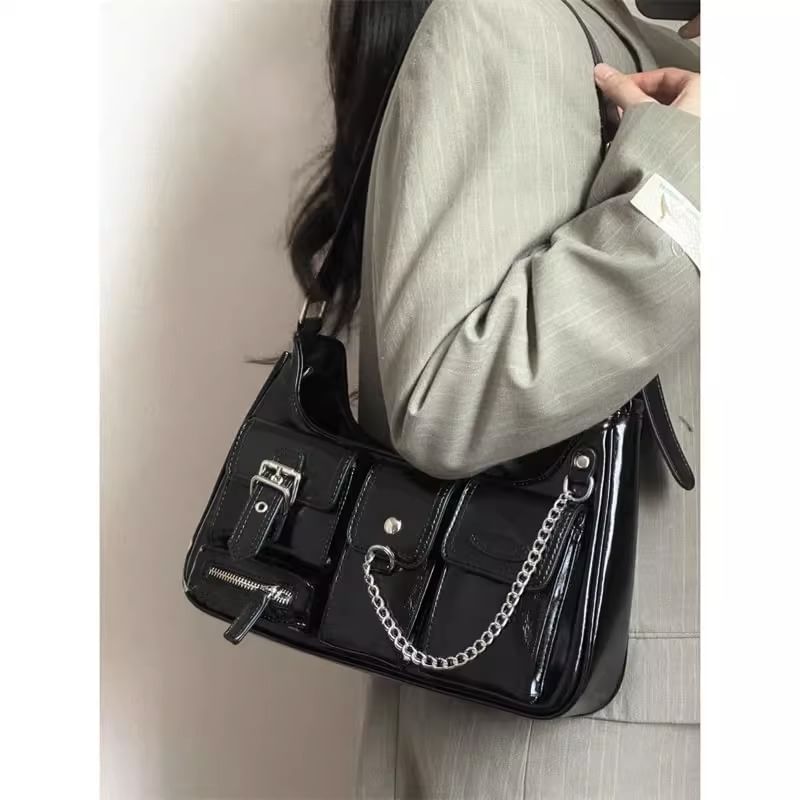 Shoulder Bag Faux Fur Chained
