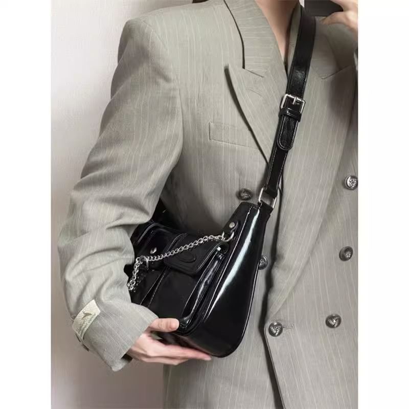 Shoulder Bag Faux Fur Chained