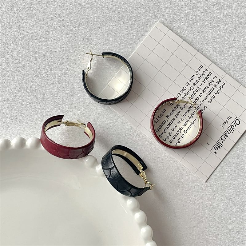 Hoop Textured Earring