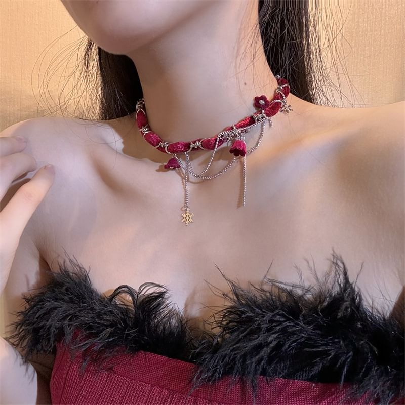 Flower Choker Velvet Charm
