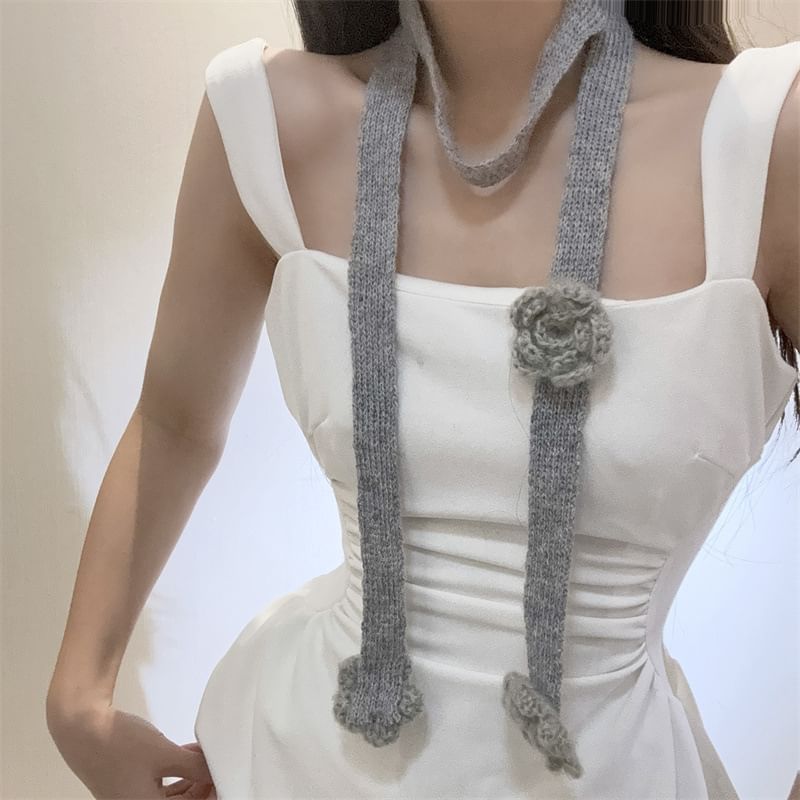Detail Narrow Knit Flower Scarf
