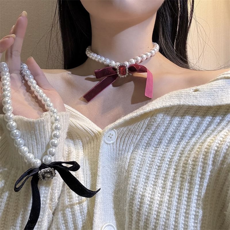 Faux Pearl Bow Choker
