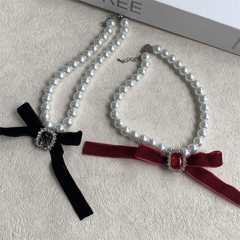 Faux Pearl Bow Choker