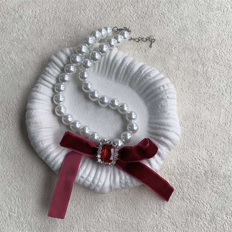 Faux Pearl Bow Choker