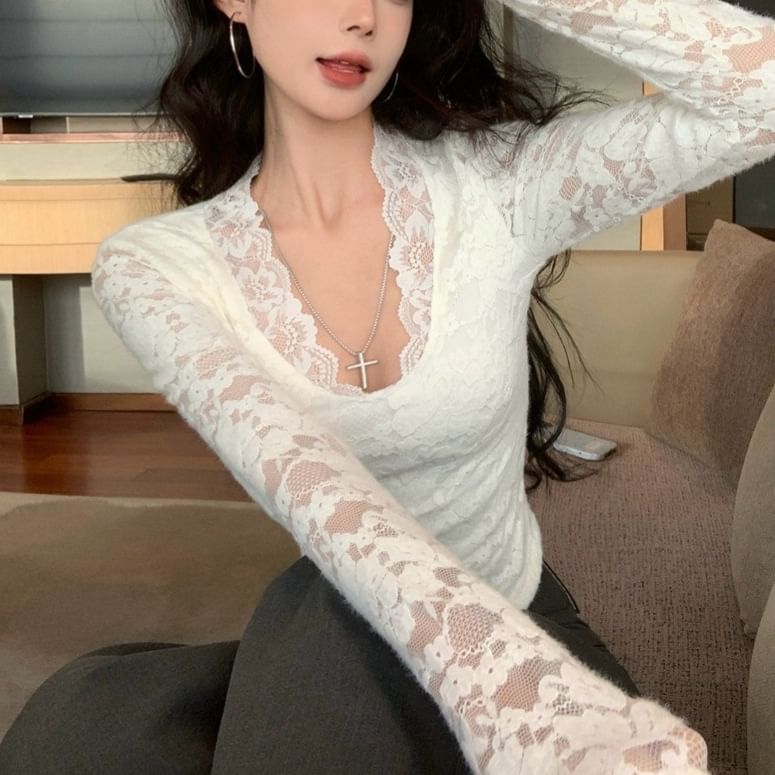 Lace V-Neck Slim Top