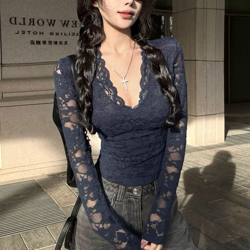 Lace V-Neck Slim Top
