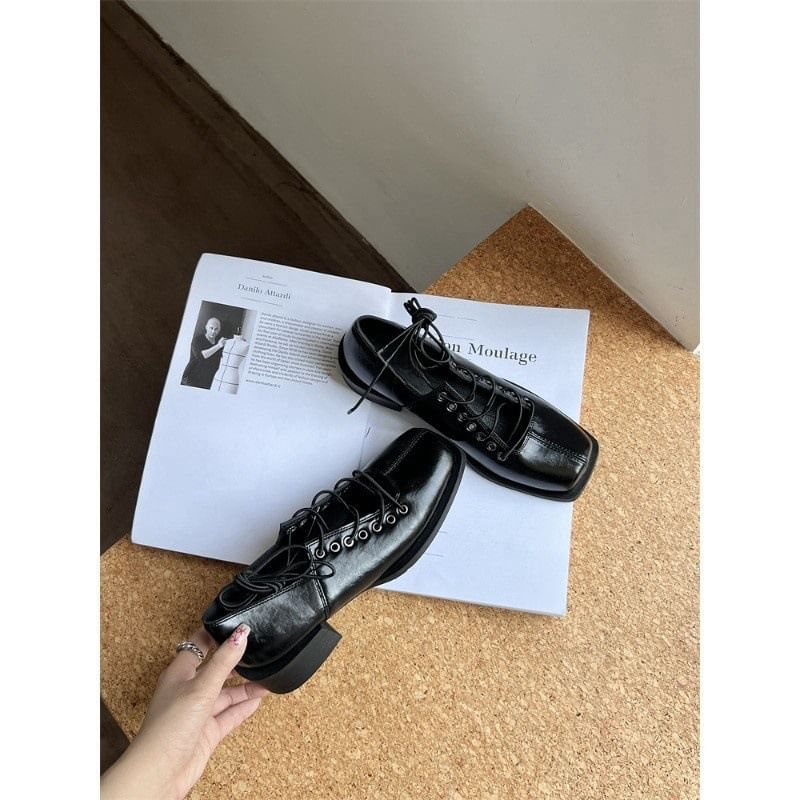 Square Toe Lace-Up Flats