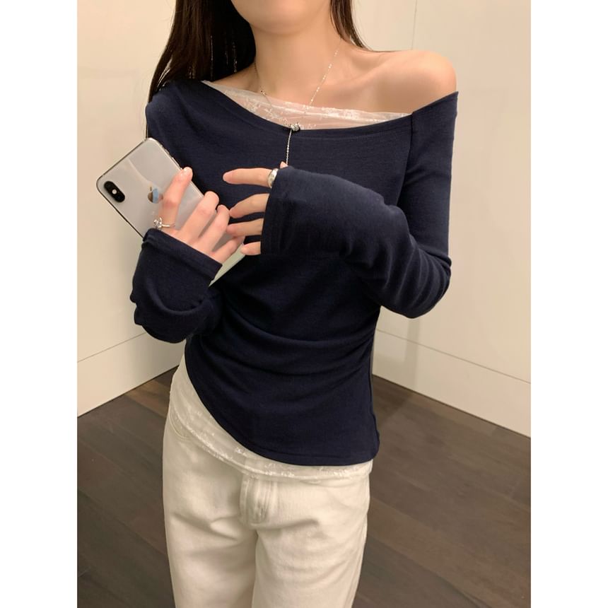 Off-Shoulder Lace Tee Slim Fit