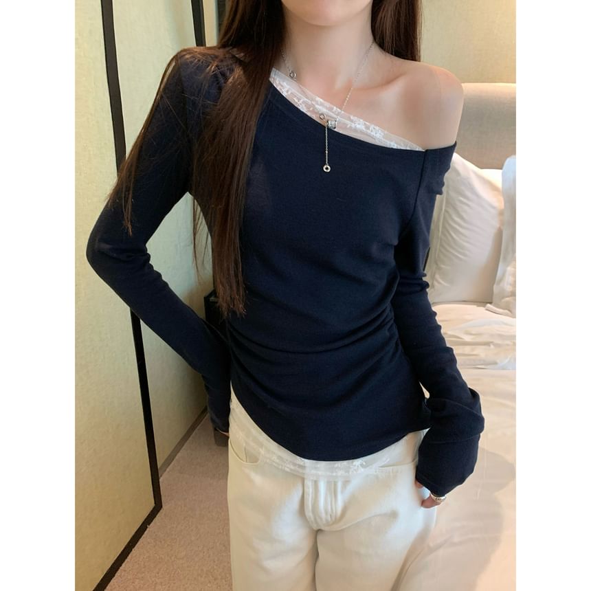 Off-Shoulder Lace Tee Slim Fit