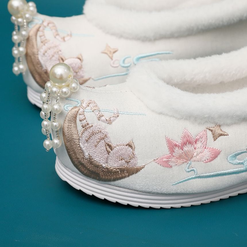 Trim Embroidered Fleece Flats