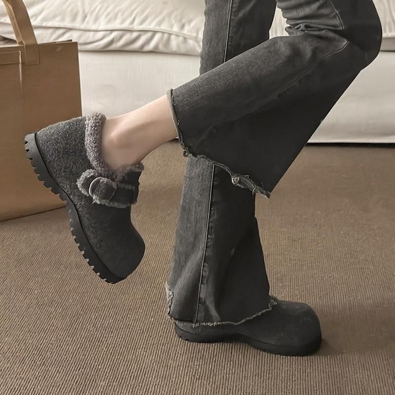 Snow Shoes Buckle Platform