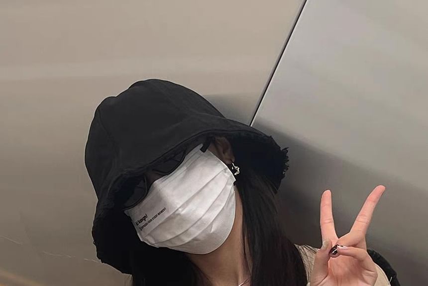 Bucket Frayed Plain Hat