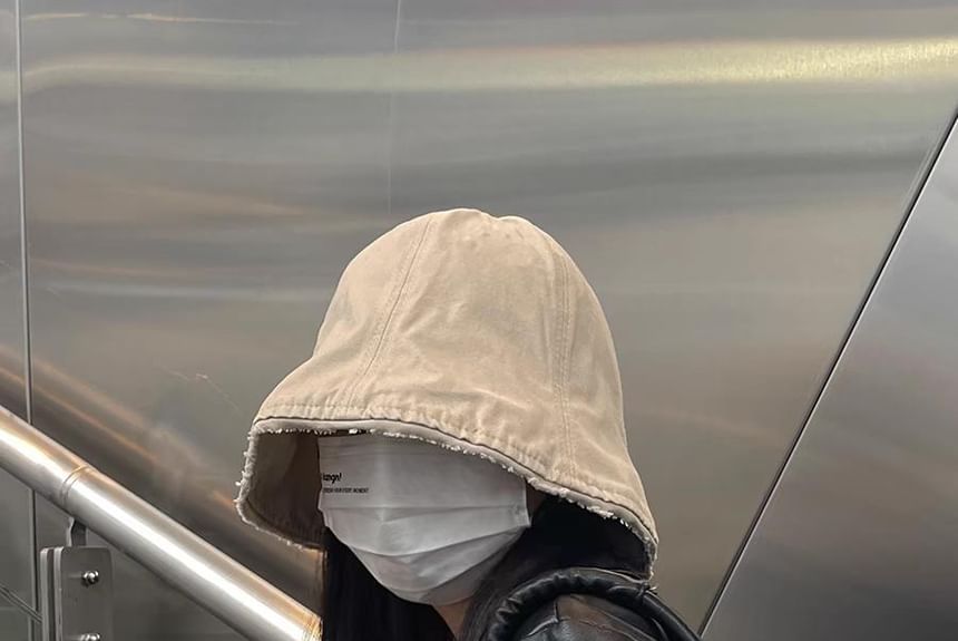 Bucket Frayed Plain Hat