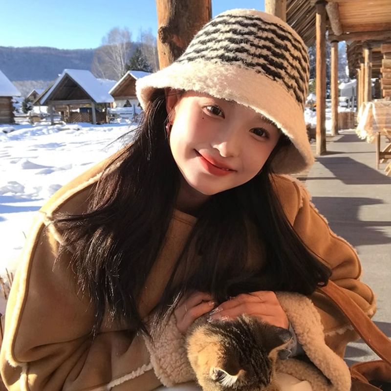 Bucket Fluffy Striped Hat