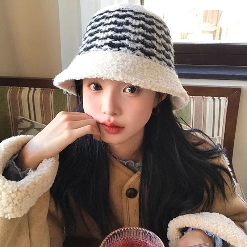 Bucket Fluffy Striped Hat