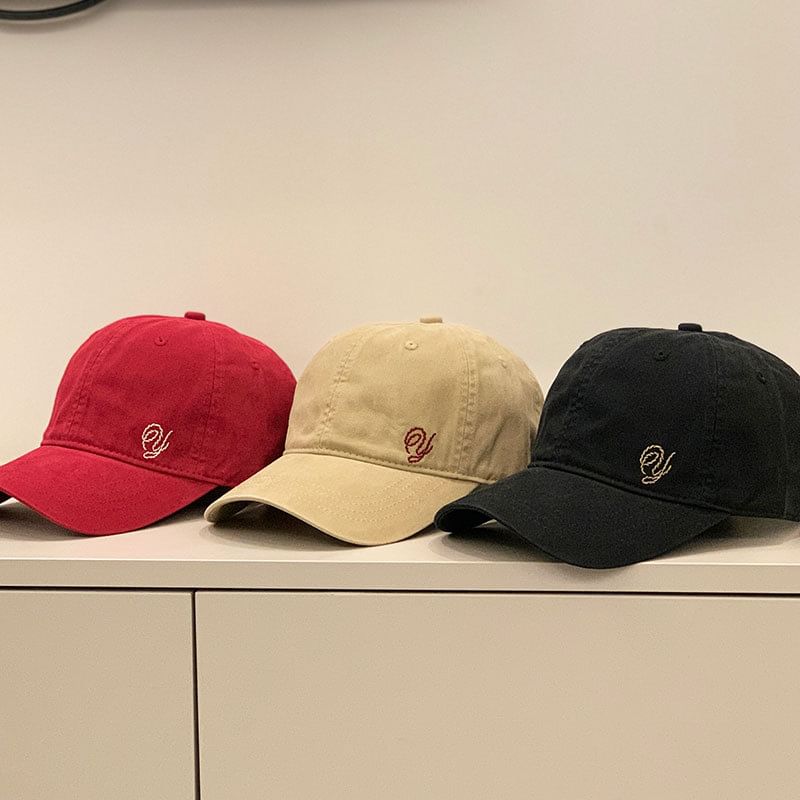 Cap Embroidered Letter